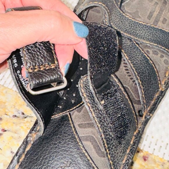 Autumn Run Leather Strappy Sandal Black 9 Cushion Comfort Wedge Adjustable Strap - Picture 10 of 10